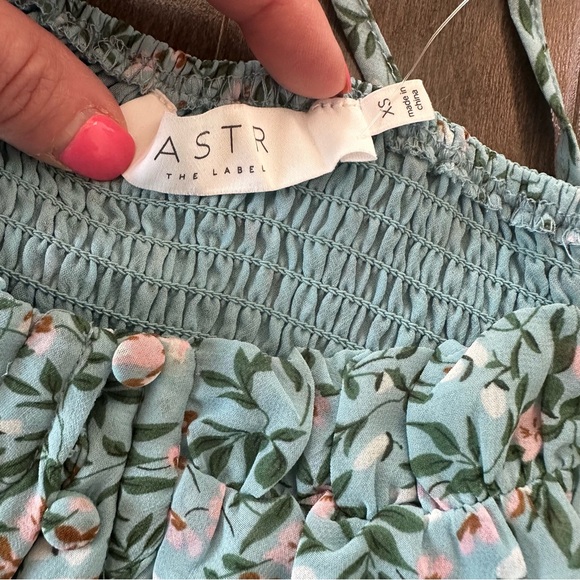 NWOT Astr The Label Clairemont Floral Milkmaid Peasant Boho Top Puff Sleeve XS - Picture 2 of 9